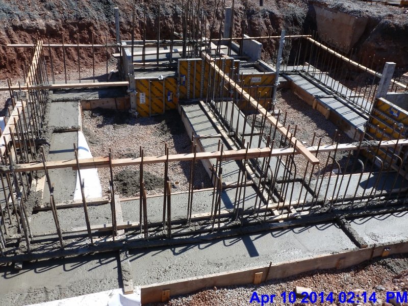Poured concrete at footings at Elev. 7-Stair -4,5 Facing South (800x600)